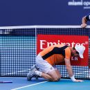 Daniil Medvedev, Victoria Azarenka advance at Miami Open