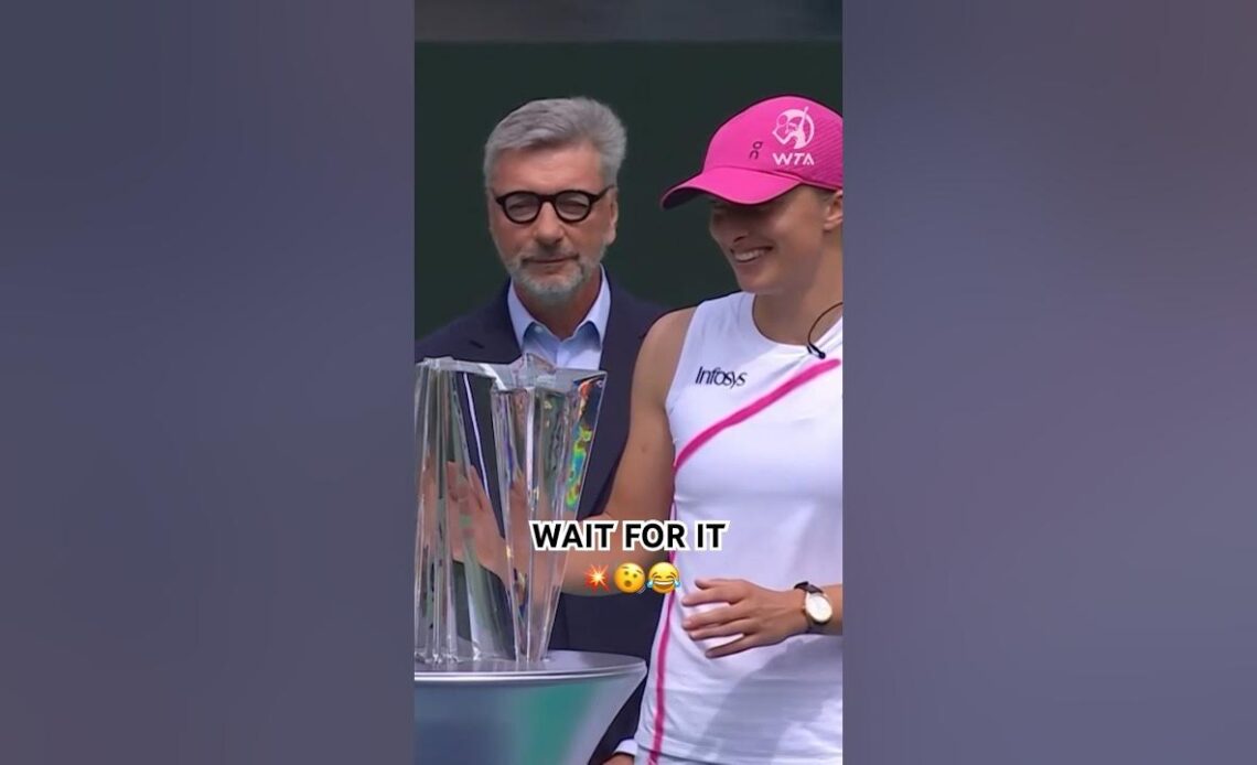 gets you every time 🤣🏆 Swiatek’s Indian Wells trophy ceremony JUMP SCARE💥 #wta #tennis #shorts