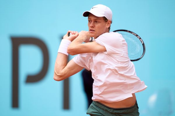 Jannik Sinner (hip) to play in French Open only if '100%'