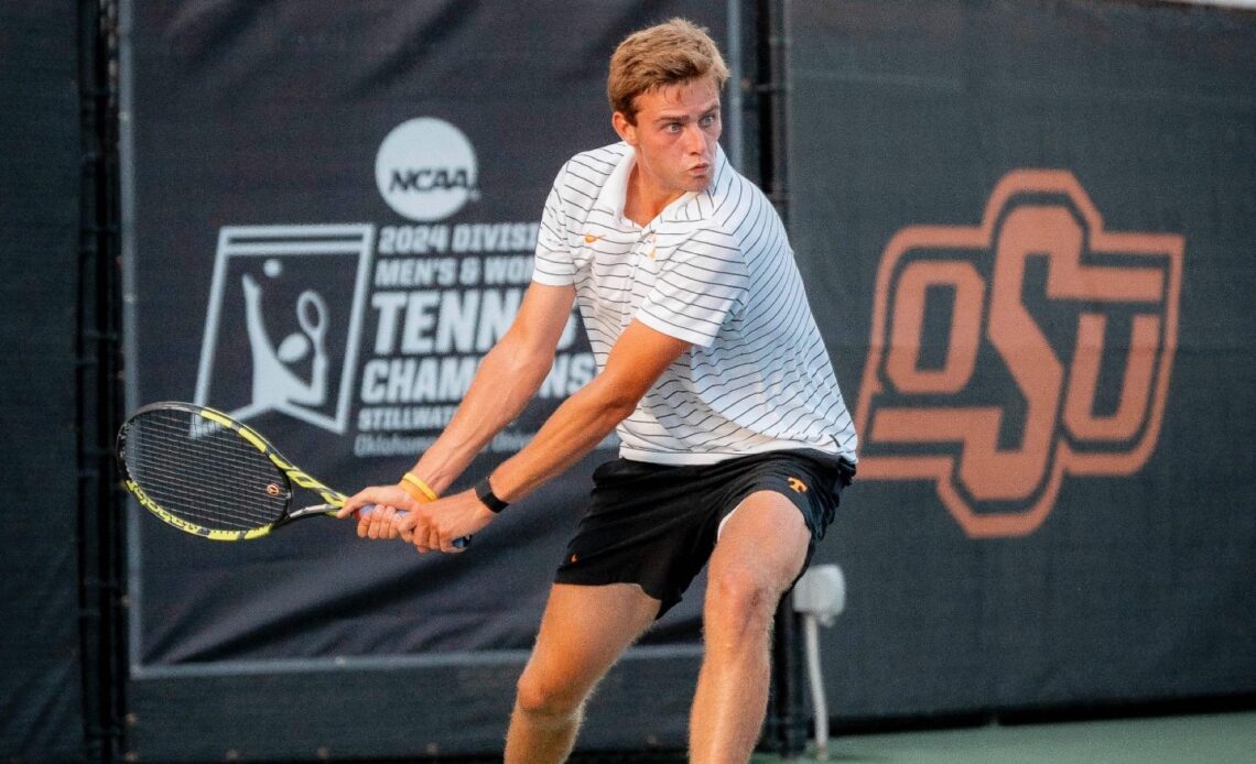 Vols Battle, Fall to #2 Seed Texas in NCAA Quarterfinals, 4-2