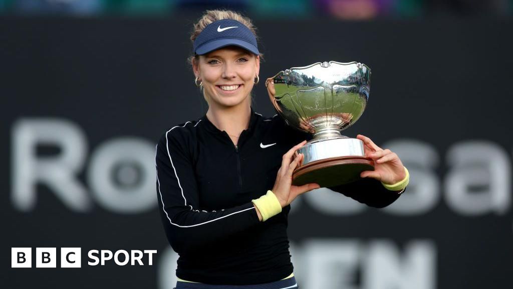 Katie Boulter holds the Nottingham Open trophy