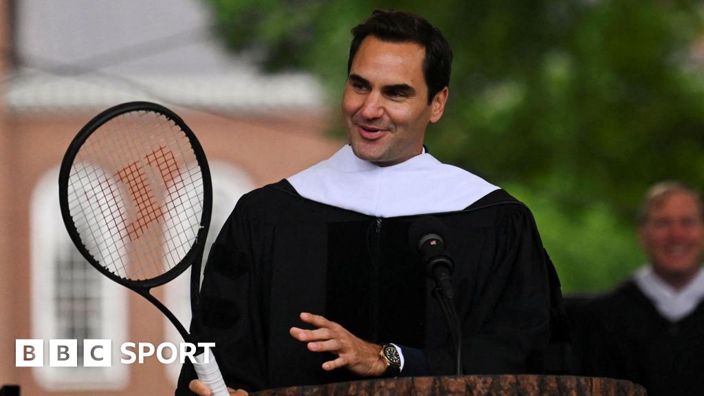 Roger Federer in a dark robe at Dartmouth College