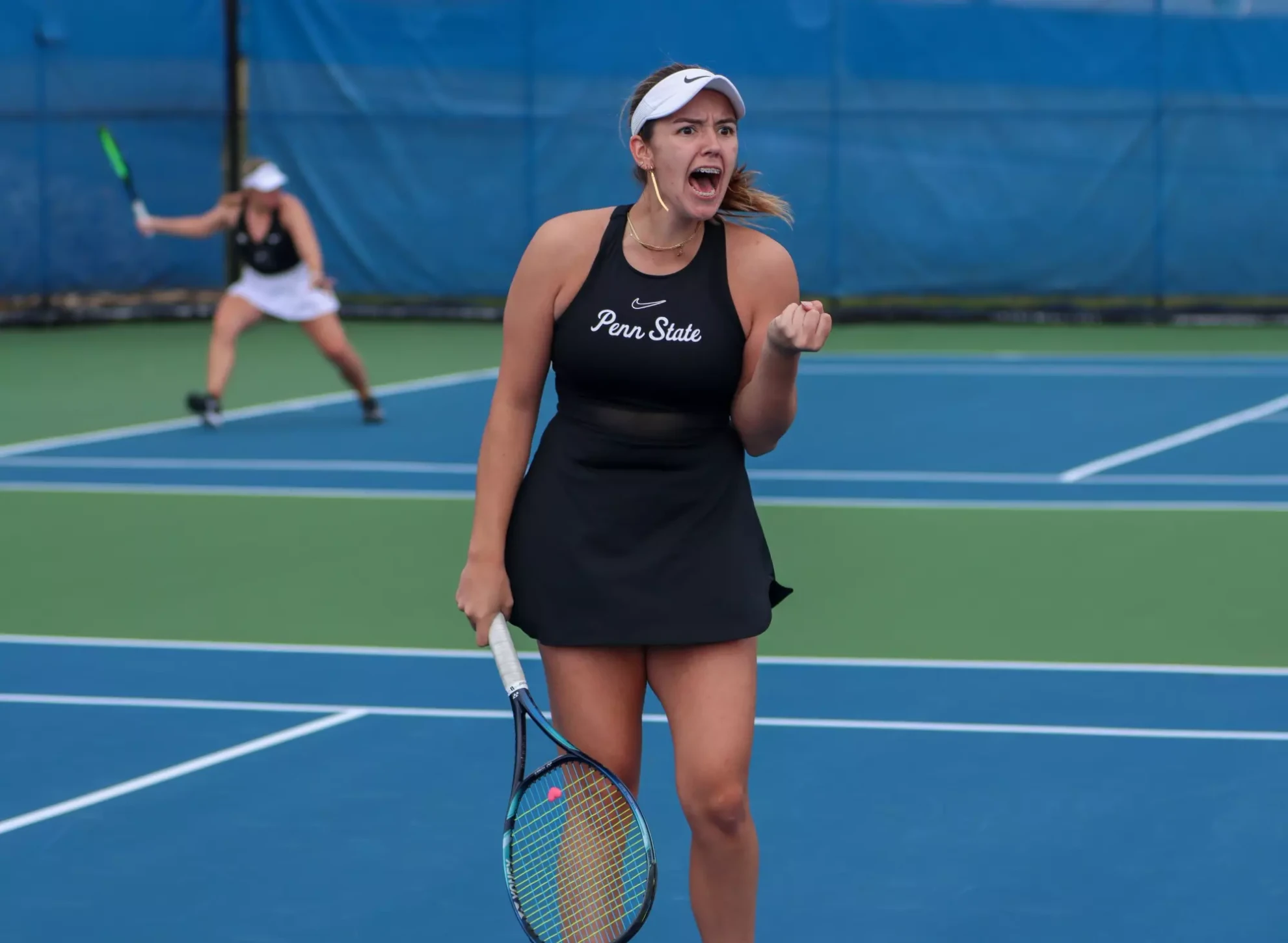 Women's Tennis Beats Michigan State 4-1