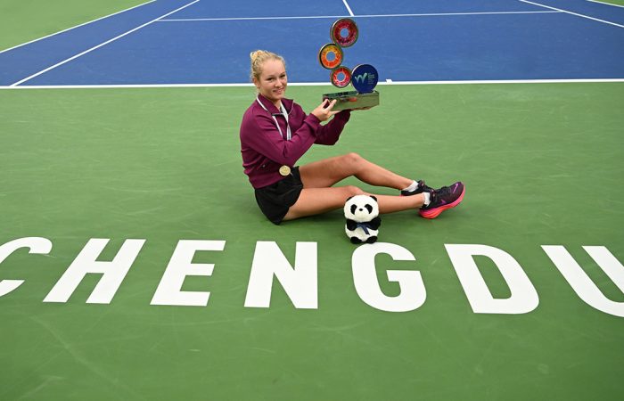 Emerson Jones holds the trophy after winning the 2024 ITF World Tennis Tour Junior Finals in Chengdu, China. Photo: ITF